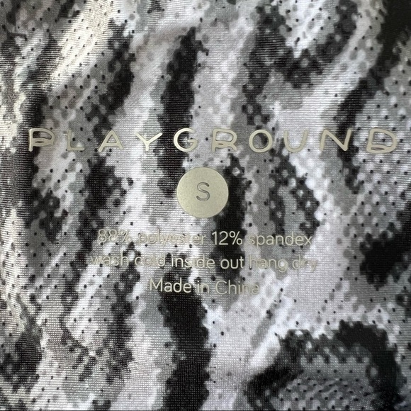 𝅺NEW WITH TAGS PLAYGROUND SNAKESKIN PRINT LEGGINGS‎ - Picture 7 of 7